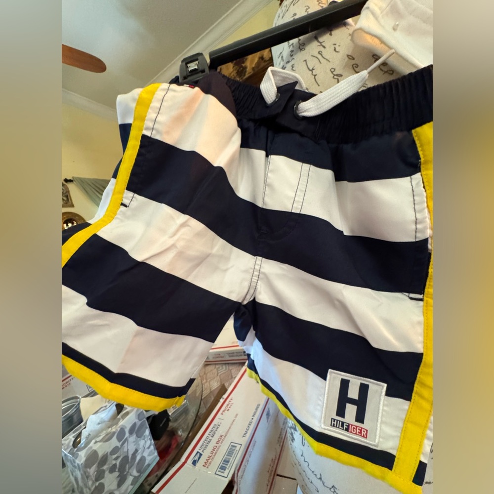 Tommy Hilfiger nwot swim set 3t so great!